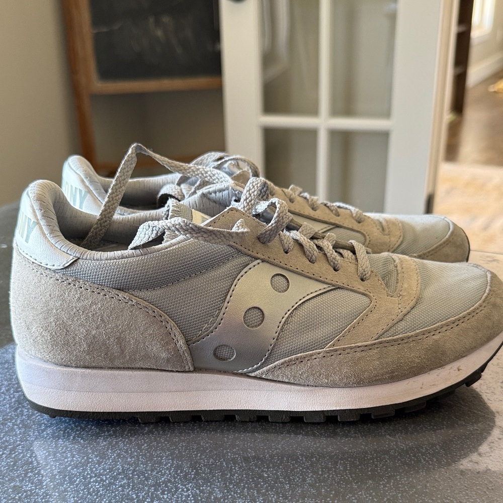 Saucony Jazz 81 Light Gray and Metallic Silver Sneakers Unisex 8